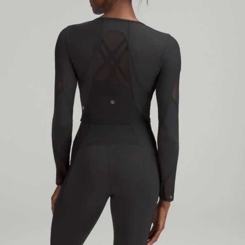 Like New Lululemon Mesh Panelled Training Long Sleeve Shirt - Picture 2 of 7
